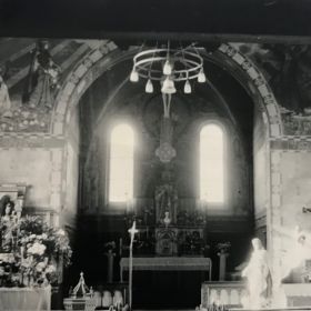 Chorraum der Kirche in den frühen 1950er Jahren (© Harald Löw)